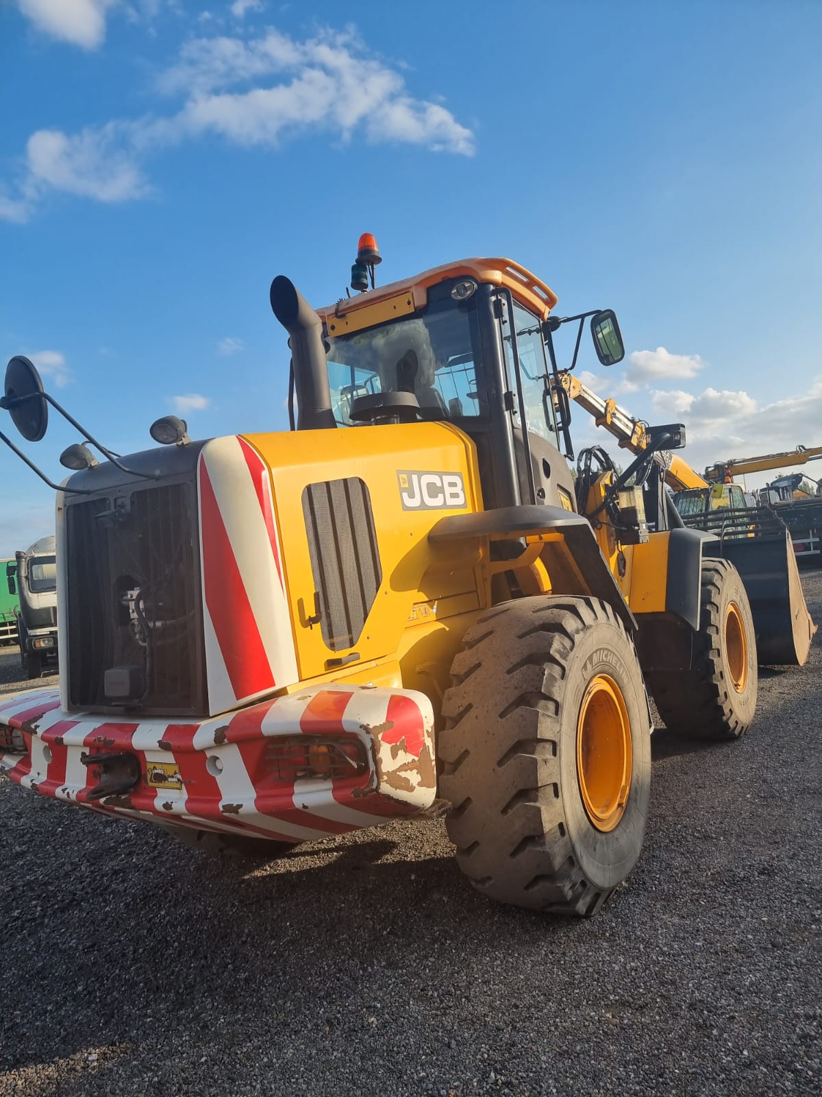 JCB 437HT Wheel Loader - Image 3